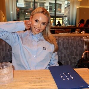 Meet your Posher, Paulina